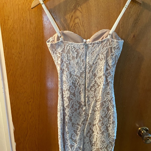 Revamped white lace mini dress - Picture 2 of 5